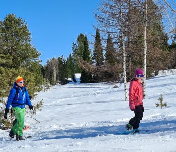 Lapsia Vasatokan ympäristössä.